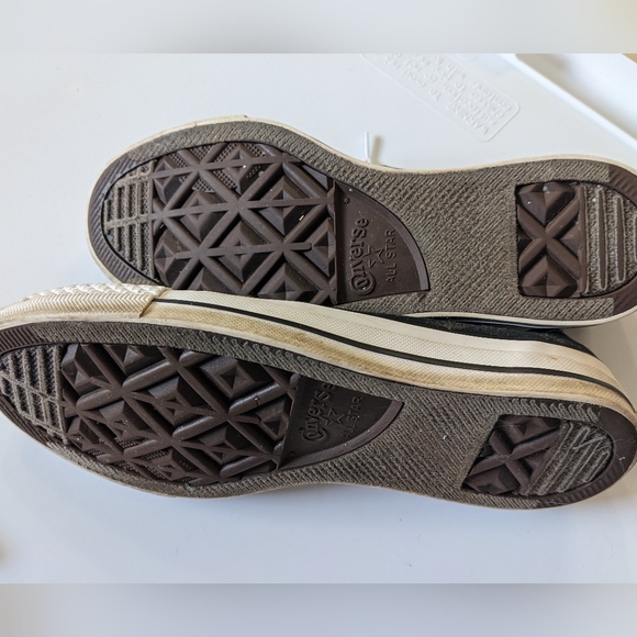 Women's Converse - Picture 3 of 4